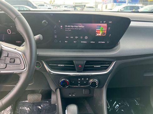 Used 2025 Buick Encore GX Preferred image 21