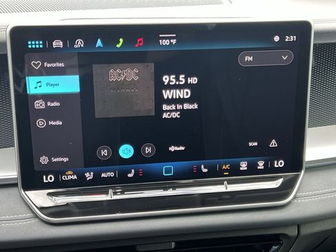 New 2025 Volkswagen Tiguan SE image 16