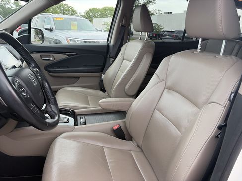 Used 2017 Honda Pilot Elite image 19