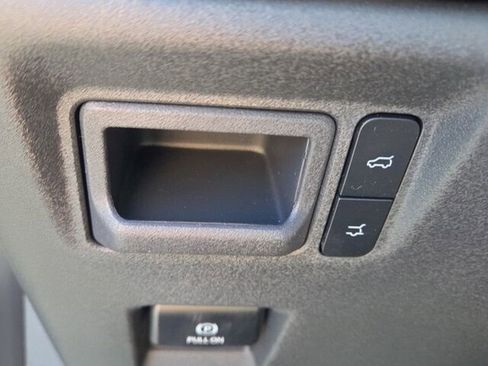 New 2026 Ford Expedition Active image 29