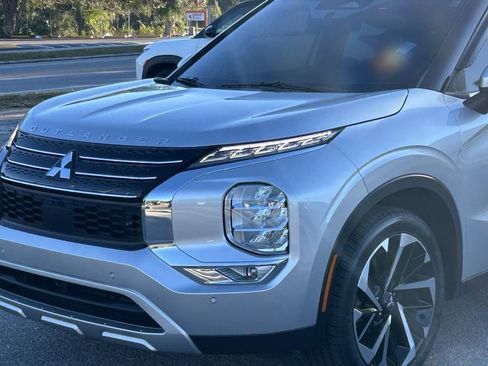 Used 2023 Mitsubishi Outlander SE image 6