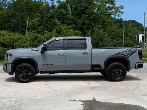 Used 2024 GMC Sierra 2500 AT4 w/ AT4 Premium Plus Package AWD/4WD image 8