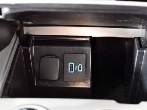 Used 2023 Ford Explorer Limited w/ Limited Technology Package image 46