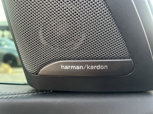 Used 2021 BMW X7 xDrive40i w/ M Sport Package image 12