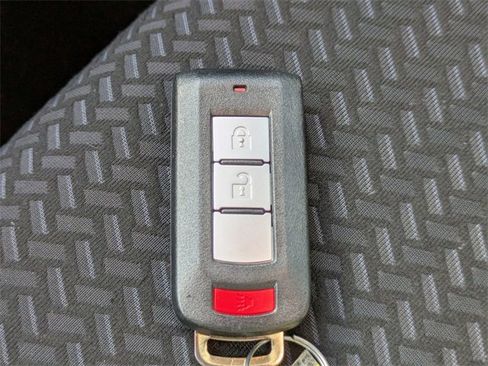 Used 2024 Mitsubishi Eclipse Cross LE image 33