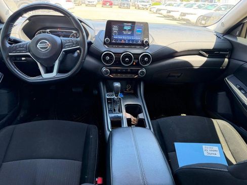 Used 2022 Nissan Sentra SV FWD image 9