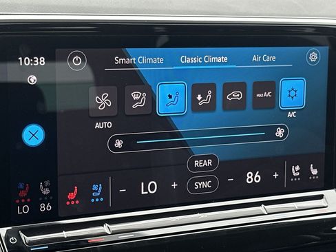 Used 2025 Volkswagen Atlas SE AWD/4WD image 29