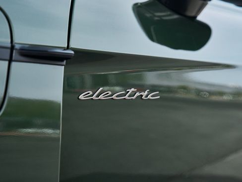 Used 2026 Porsche Taycan Turbo S image 11