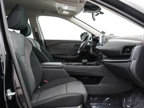 Used 2021 Nissan Rogue S AWD/4WD image 12