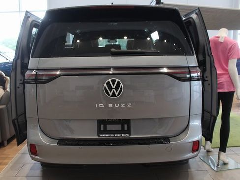 New 2025 Volkswagen ID. Buzz Pro S image 4
