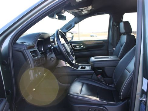 Used 2023 Chevrolet Suburban Premier image 24