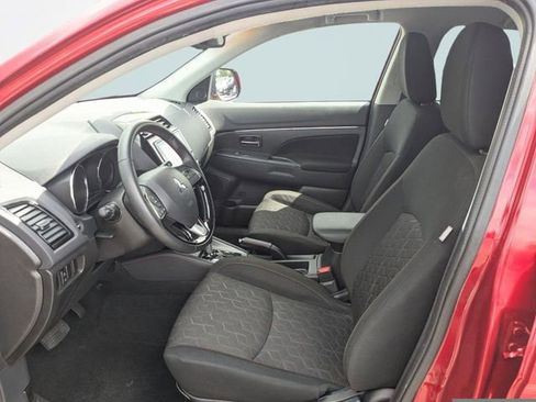 Used 2025 Mitsubishi Outlander Sport LE AWD/4WD image 20