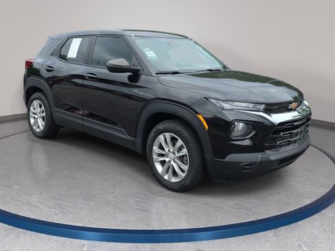 Used 2023 Chevrolet TrailBlazer LS FWD image 3