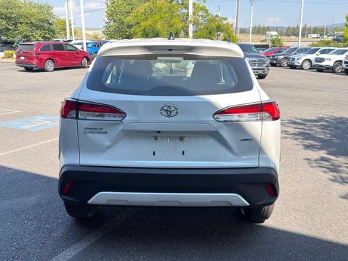 Used 2024 Toyota Corolla Cross L AWD/4WD image 8