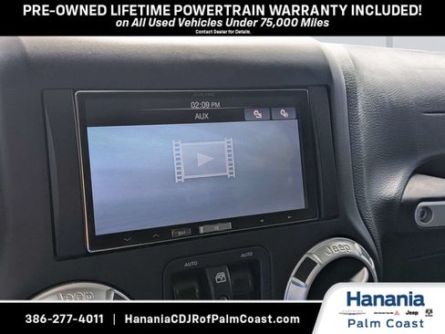 Used 2017 Jeep Wrangler Unlimited Rubicon w/ Connectivity Group AWD/4WD image 18