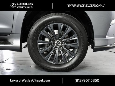 Used 2023 Lexus GX 460 Premium w/ Accessory Package image 5