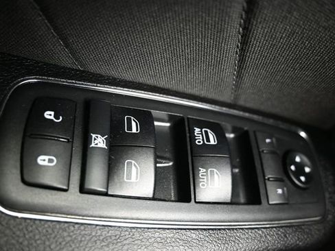 Used 2019 Dodge Charger SXT w/ Blacktop Package image 25