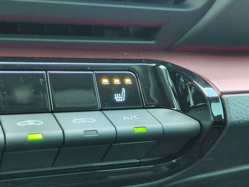Used 2026 Toyota Prius Plug-In Hybrid FWD image 22