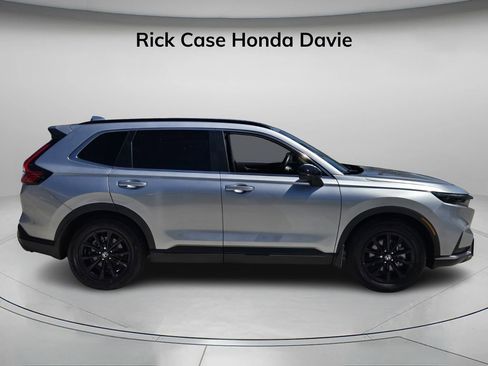 Used 2025 Honda CR-V Sport-L image 3