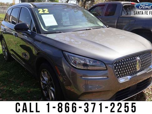 Used 2022 Lincoln Corsair Standard w/ Premium Package image 5