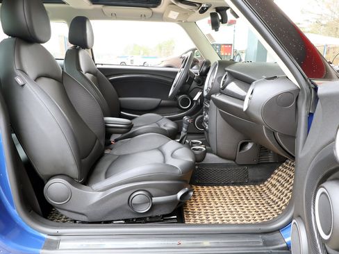 Used 2013 MINI Cooper S w/ Premium Pkg image 19