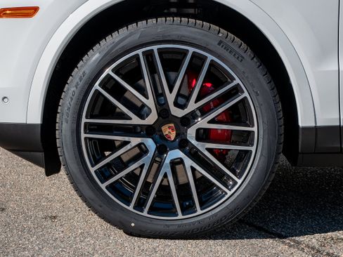 New 2026 Porsche Cayenne S AWD/4WD image 16