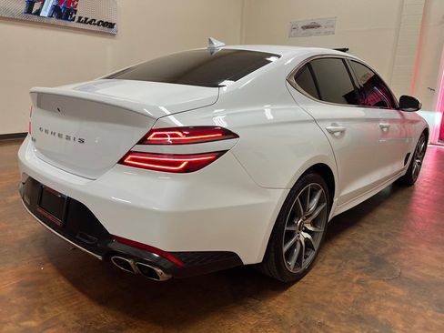 Used 2023 Genesis G70 2.0T image 9