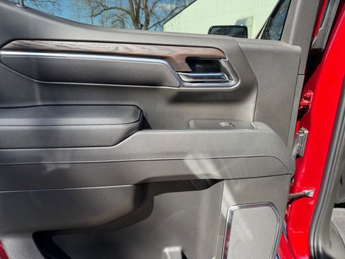 New 2026 GMC Sierra 1500 SLT AWD/4WD image 32