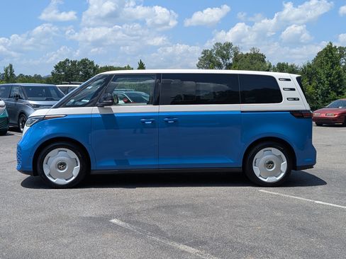 Used 2025 Volkswagen ID. Buzz 1st Edition RWD image 6