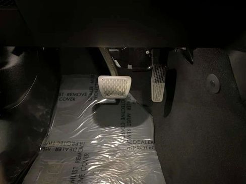 Used 2025 Jeep Wrangler Unlimited Sahara w/ Safety Group image 27