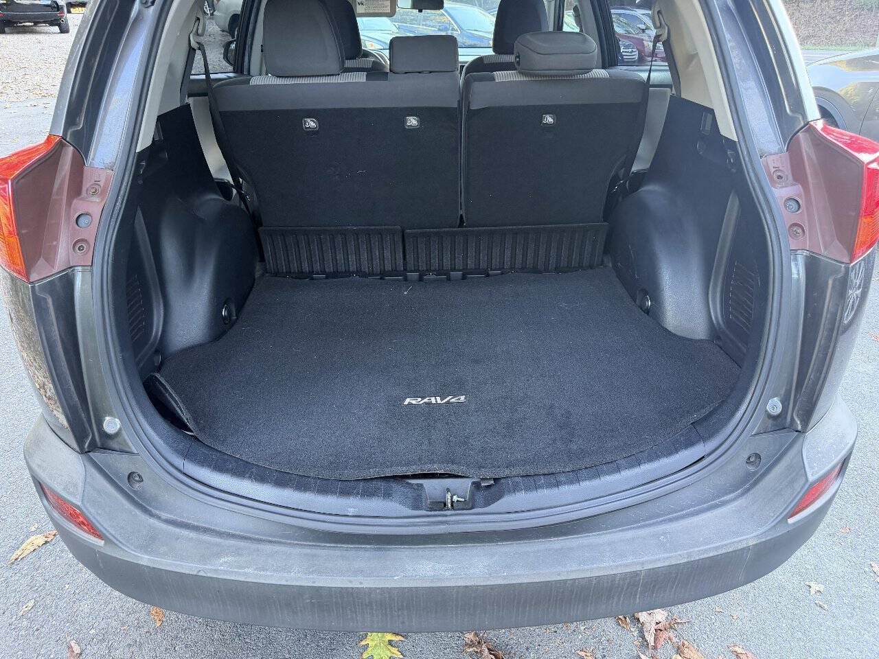Used 2015 Toyota RAV4 LE AWD/4WD image 12
