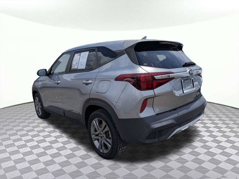 Used 2021 Kia Seltos LX AWD/4WD image 5