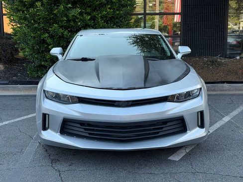 Used 2018 Chevrolet Camaro LT RWD image 3