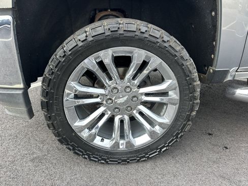 Used 2017 Chevrolet Silverado 1500 LTZ w/ Sport Package image 12