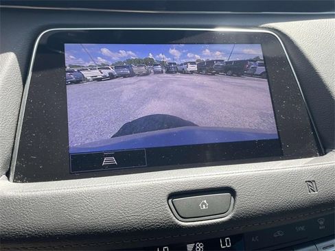 Used 2021 Cadillac XT4 Premium Luxury image 18