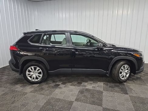 Used 2024 Toyota Corolla Cross L AWD/4WD image 2