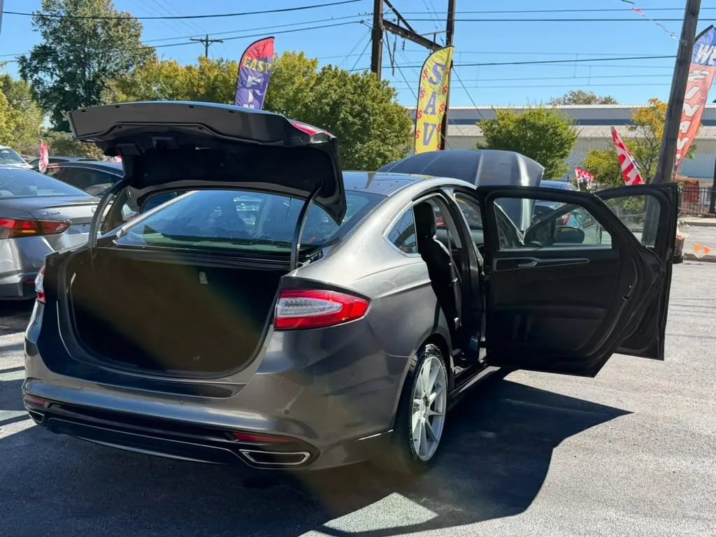 Used 2016 Ford Fusion SE w/ Equipment Group 202A AWD/4WD image 9