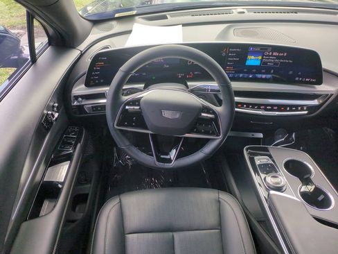 Used 2024 Cadillac Lyriq Luxury image 17