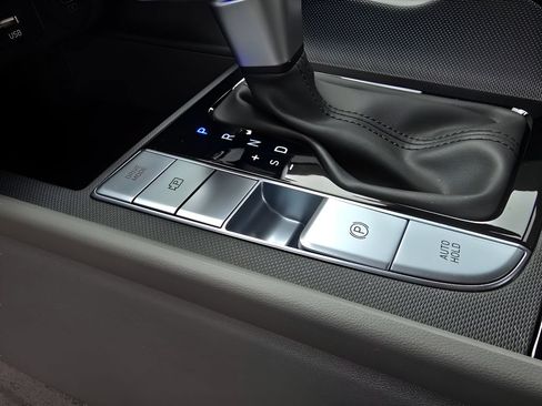 New 2026 Hyundai Elantra Hybrid FWD image 21