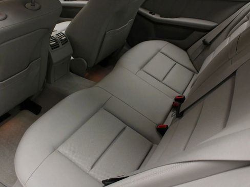 Used 2012 Mercedes-Benz E 350 4MATIC Sedan image 21