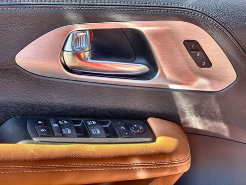 New 2026 Chrysler Pacifica Pinnacle FWD image 15