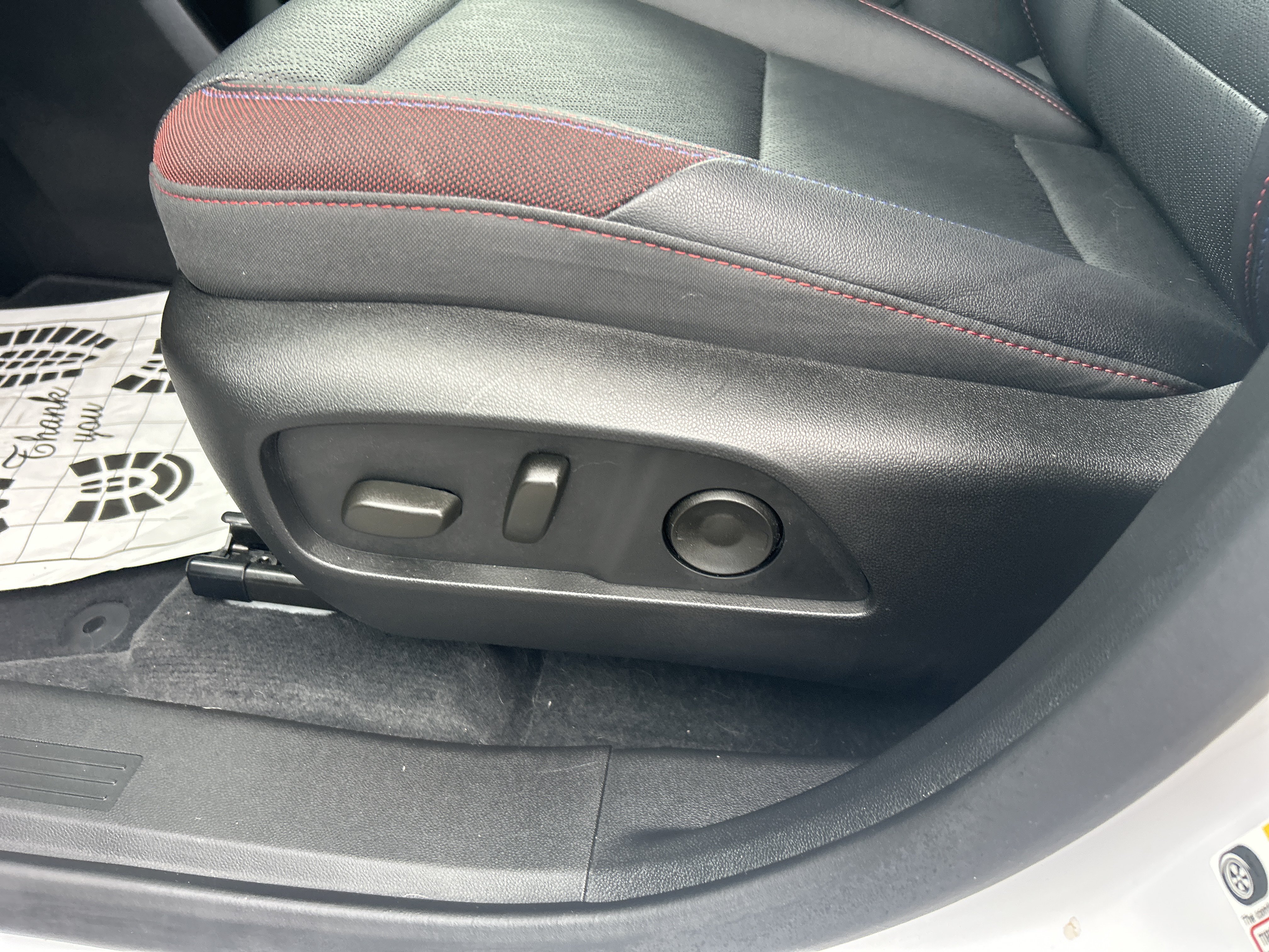 Used 2025 Chevrolet Equinox RS AWD/4WD image 21