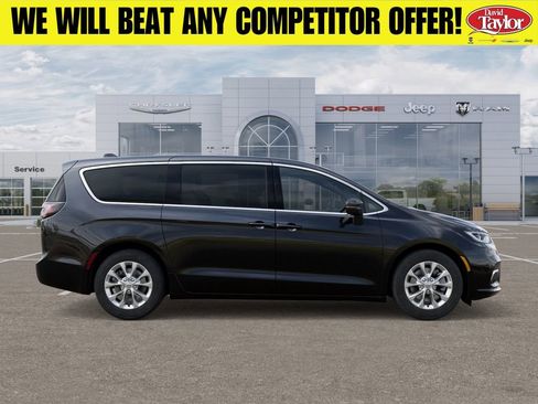 New 2026 Chrysler Pacifica Limited AWD/4WD image 22