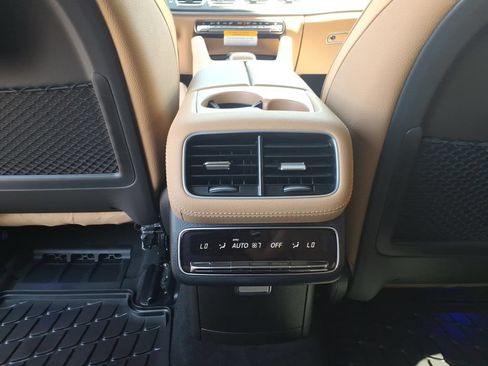 New 2026 Mercedes-Benz GLS 580 4MATIC image 27
