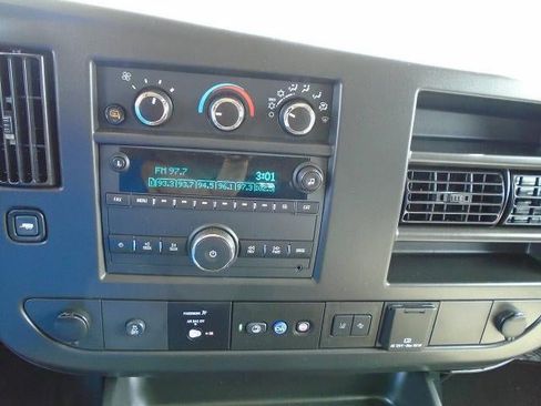 Used 2025 Chevrolet Express 3500 LT w/ LT Preferred Equipment Group RWD image 9