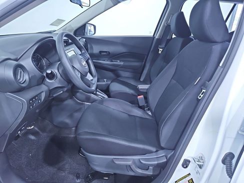 New 2025 Nissan Kicks Play S image 9