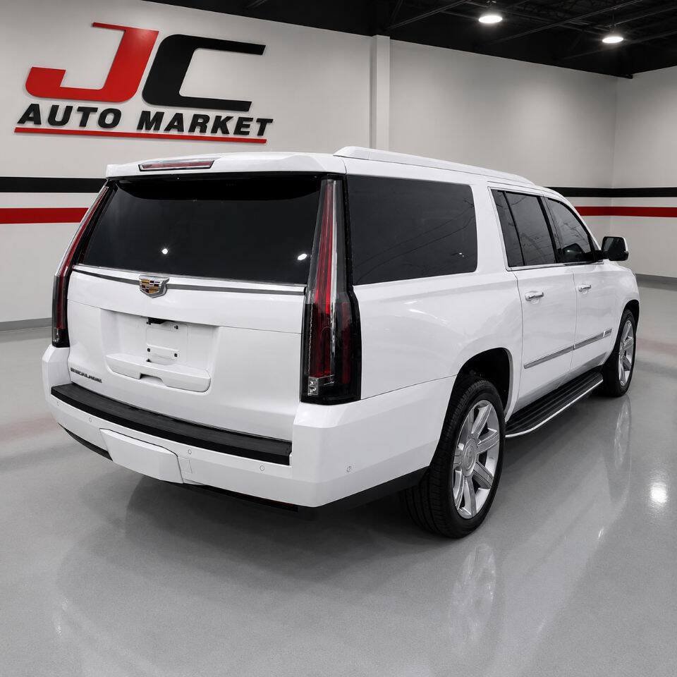 Used 2018 Cadillac Escalade ESV Luxury RWD image 5