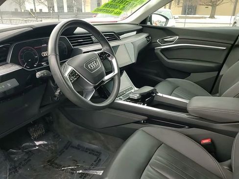 Used 2021 Audi e-tron Premium w/ Convenience Plus Package image 9