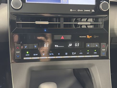 Used 2019 Toyota Avalon Limited w/ Advanced Safety Package FWD image 18