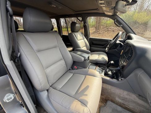 Used 2002 Toyota Land Cruiser image 56